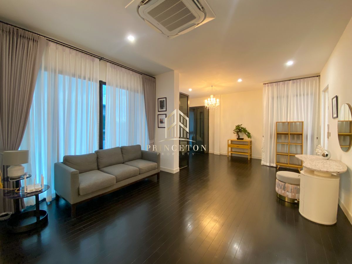 ให้เช่าบ้านเลียบทางด่วนรามอินทรา : ดิ ออเนอร์ โยธินพัฒนา บ้านเดี่ยวสไตล์ Private Pool Villa 3 ชั้น ระดับ Super Luxury 📞092-4252445 The Honor Yothinpattana