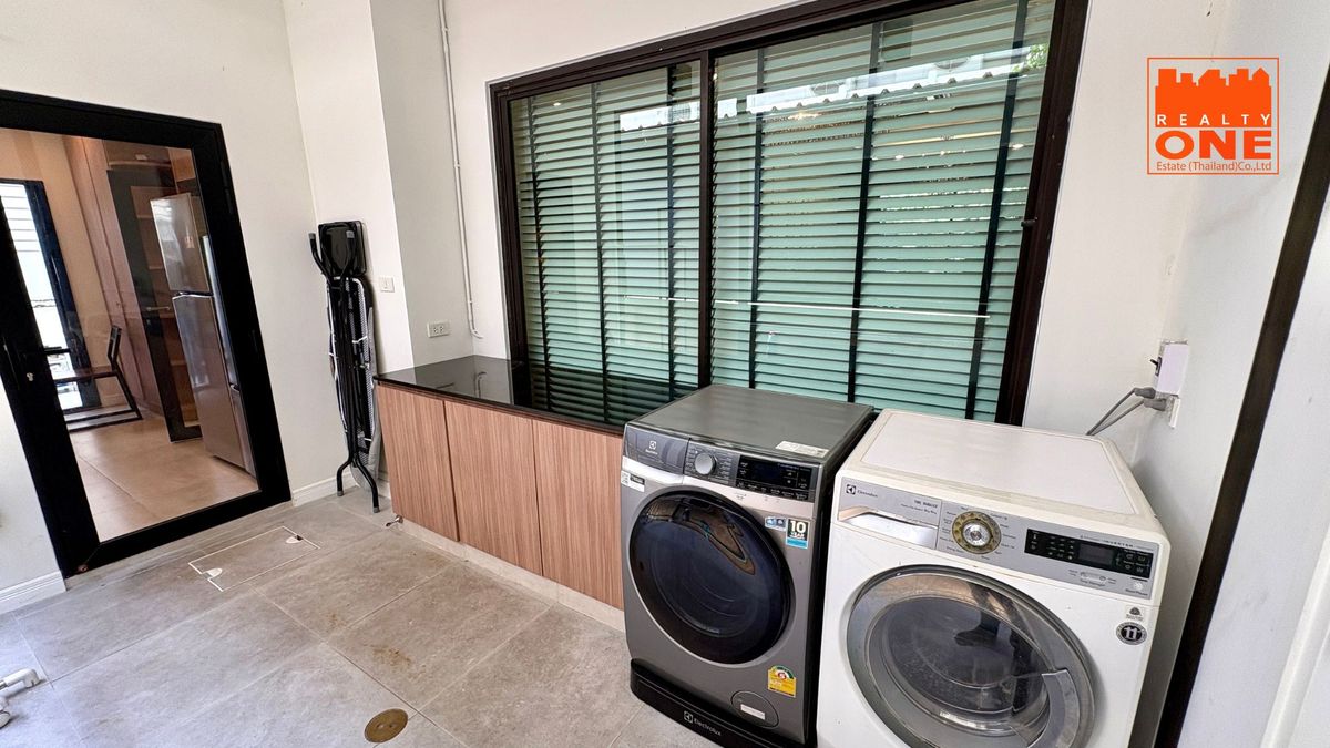 For SaleHouseRama 2, Bang Khun Thian : Corner Detached House for Sale – Mantana Rama 2 – Thien Thale Largest House Type | Prime Corner Plot | Beautifully Decorated