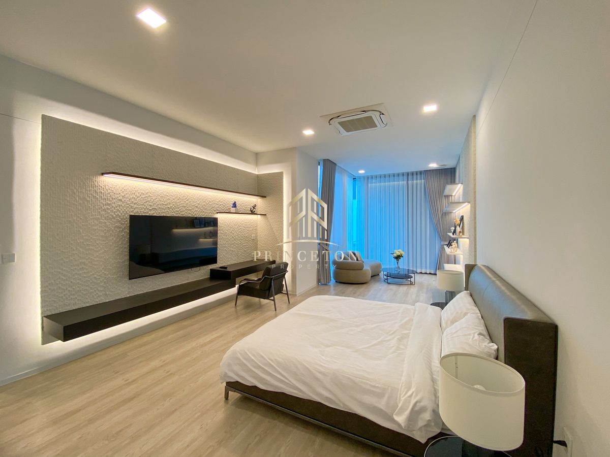 HousePattanakan, Srinakarin : Luxury Home for Sale or Rent at VIVE Krungthep Kreetha Comes with a Private Swimming Pool 📞092-4252445