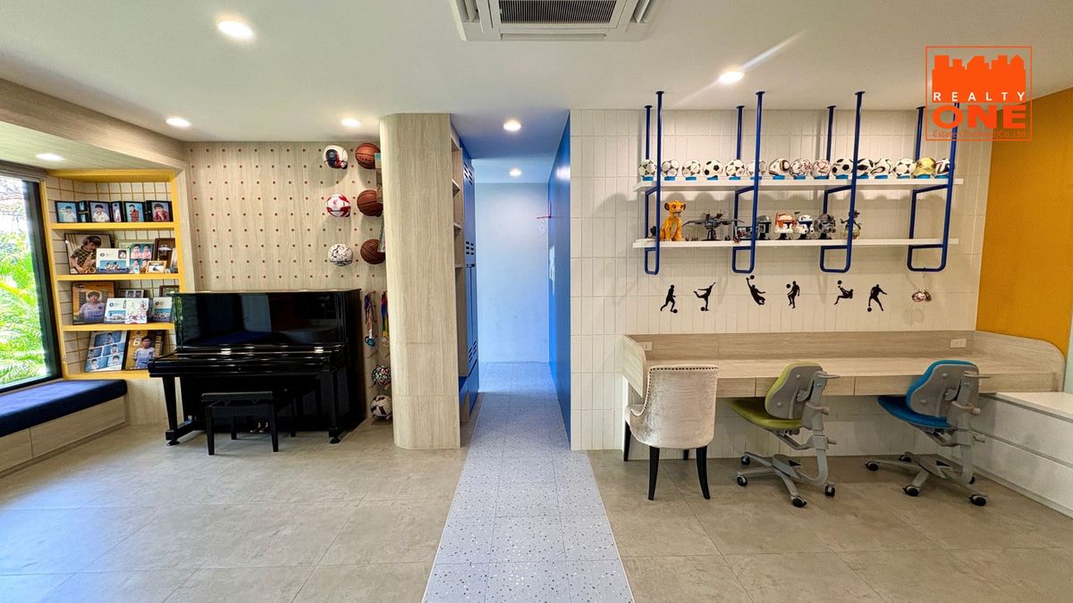 For SaleHouseRama 2, Bang Khun Thian : Corner Detached House for Sale – Mantana Rama 2 – Thien Thale Largest House Type | Prime Corner Plot | Beautifully Decorated