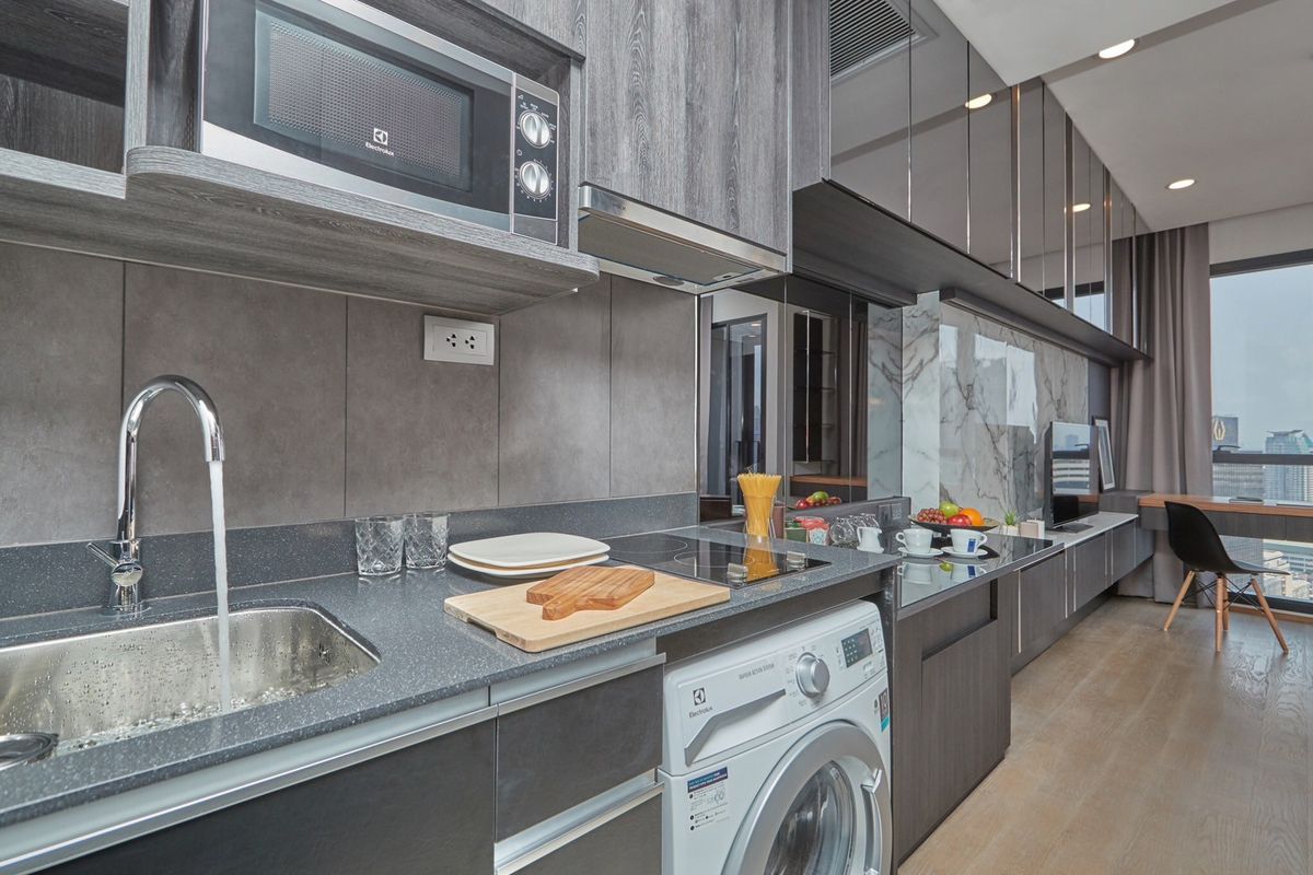 For RentCondoSiam Paragon ,Chulalongkorn,Samyan : **urgent!!  Rent Ashon Chula - Silom, 1 bedroom, high class, complete, beautiful view