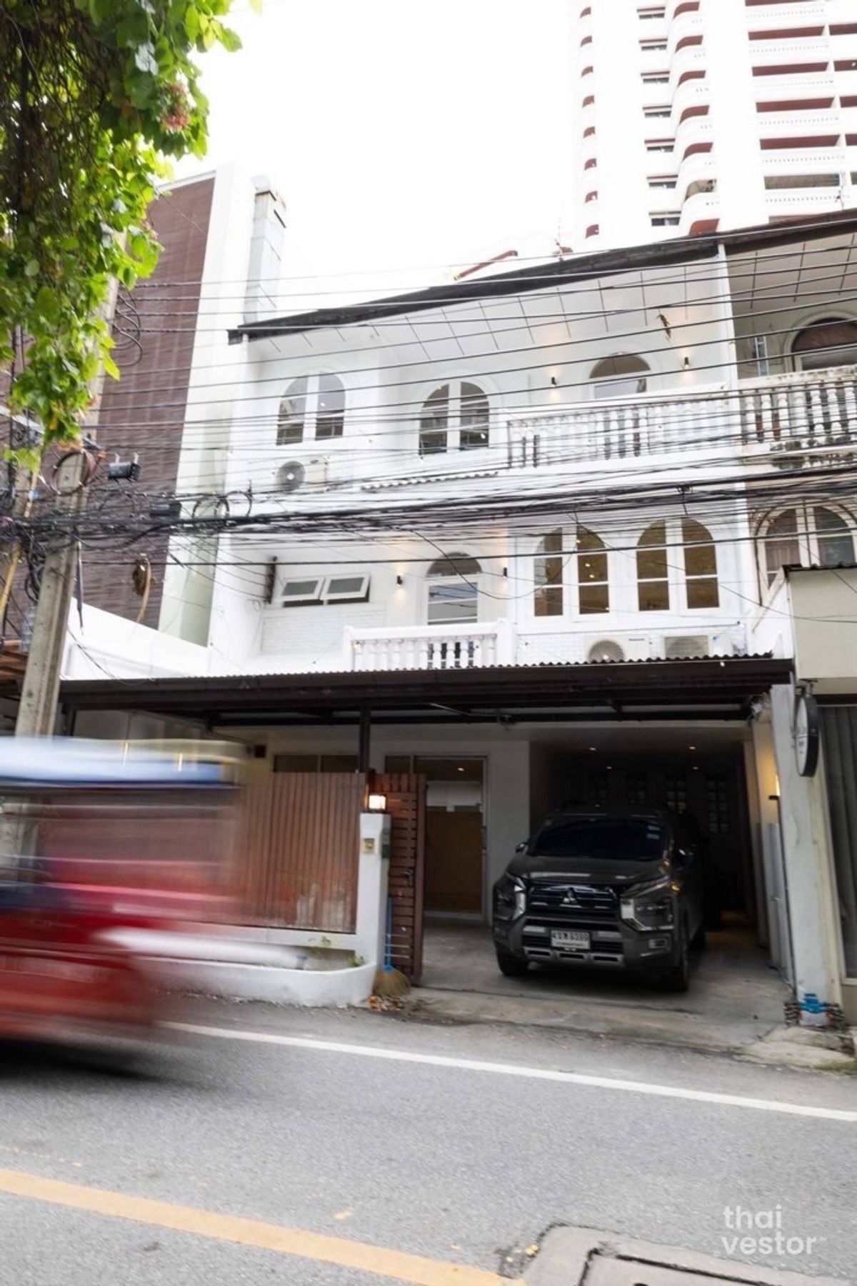 ให้เช่าโฮมออฟฟิศสุขุมวิท อโศก ทองหล่อ : For Rent Newly Renovated Townhome Sukhumvit 49 (Thonglor - Phrom Phong) Bangkok for Commercial : Office | Studio | Home Gym | Yoga | Live Selling or etc., Open Business Idea