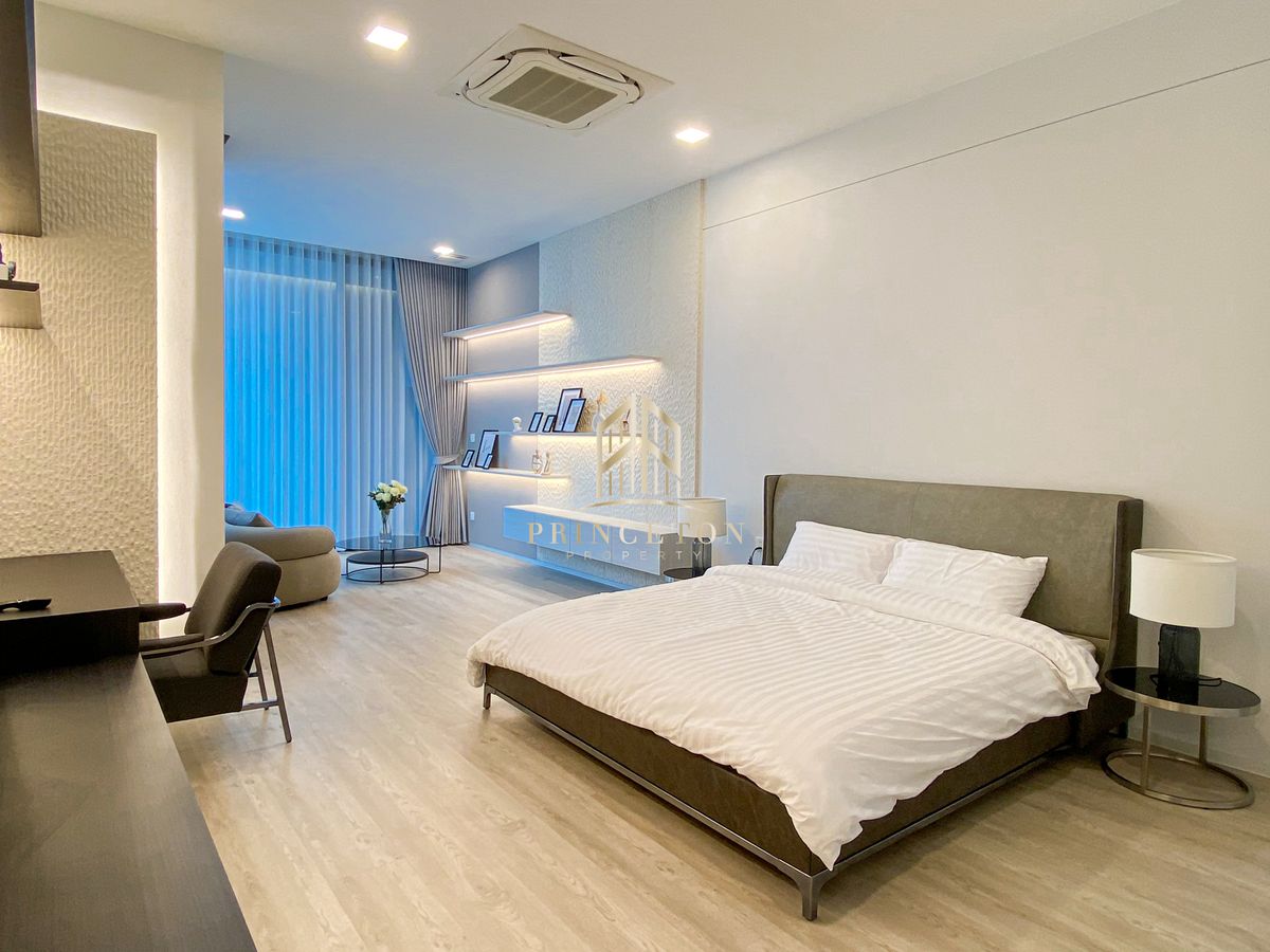 HousePattanakan, Srinakarin : Luxury Home for Sale or Rent at VIVE Krungthep Kreetha Comes with a Private Swimming Pool 📞092-4252445