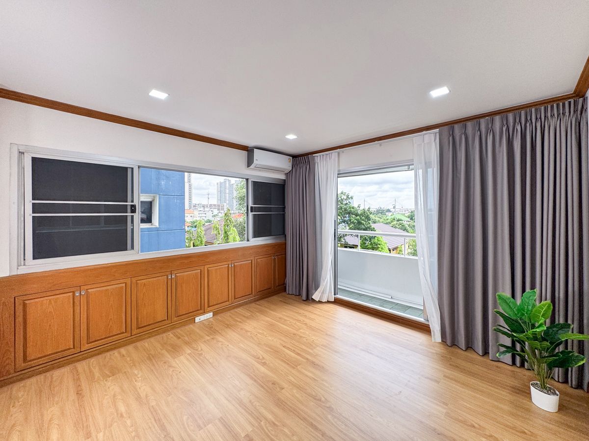 For SaleCondoRathburana, Suksawat : New remote condo for sale The room is wide, beautiful view, 3 directions, Garden Court, Garden Court Ratburana 32/2-Suksawat.