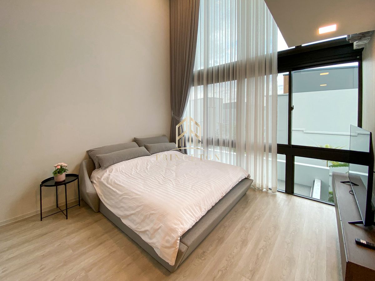 HousePattanakan, Srinakarin : Luxury Home for Sale or Rent at VIVE Krungthep Kreetha Comes with a Private Swimming Pool 📞092-4252445