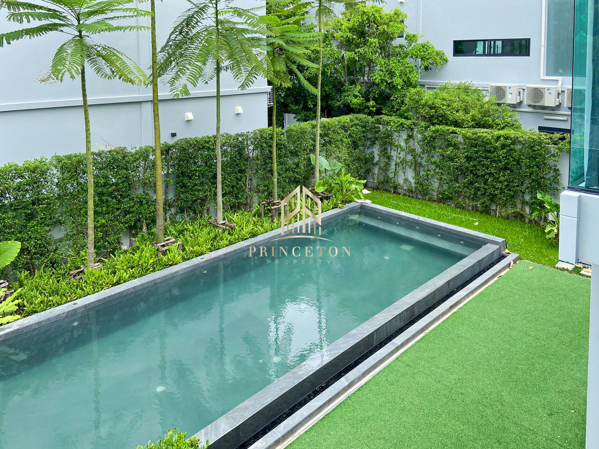 HousePattanakan, Srinakarin : Luxury Home for Sale or Rent at VIVE Krungthep Kreetha Comes with a Private Swimming Pool 📞092-4252445