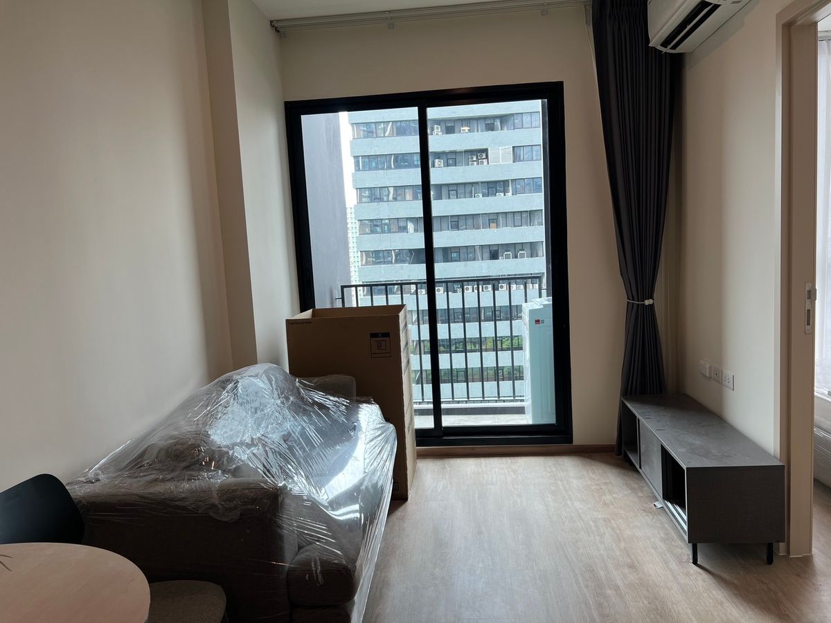 For RentCondoRama9, Petchburi, RCA : Nue District R9 Condo for Rent, new condo, complete with MRT Rama 9 and Central Rama 9 !!