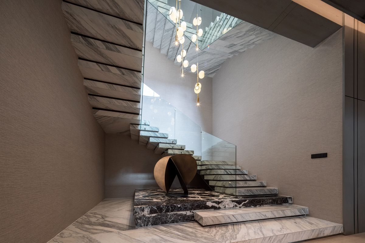 For SaleHouseBang Sue, Wong Sawang, Tao Pun : 3 -storey detached house for sale. Sonle Residences project (Sunle Residence), Ratchadaphisek, near MRT Wongsawang, only 900 meters, with a large private pool and a large Courtyard.