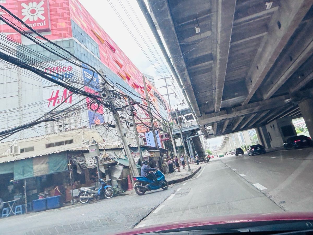 ให้เช่าสำนักงานนนทบุรี บางใหญ่ บางบัวทอง : ให้เช่า - สำนักงานเซ็นทรัลพลาซ่า แจ้งวัฒนะ ติดหน้า “MRT แจ้งวัฒนะ-ปากเกร็ด 26 และ 28”   ห่างจากทางขึ้นทางด่วนเพียง 1.4 กม. (ต่อรองได้)