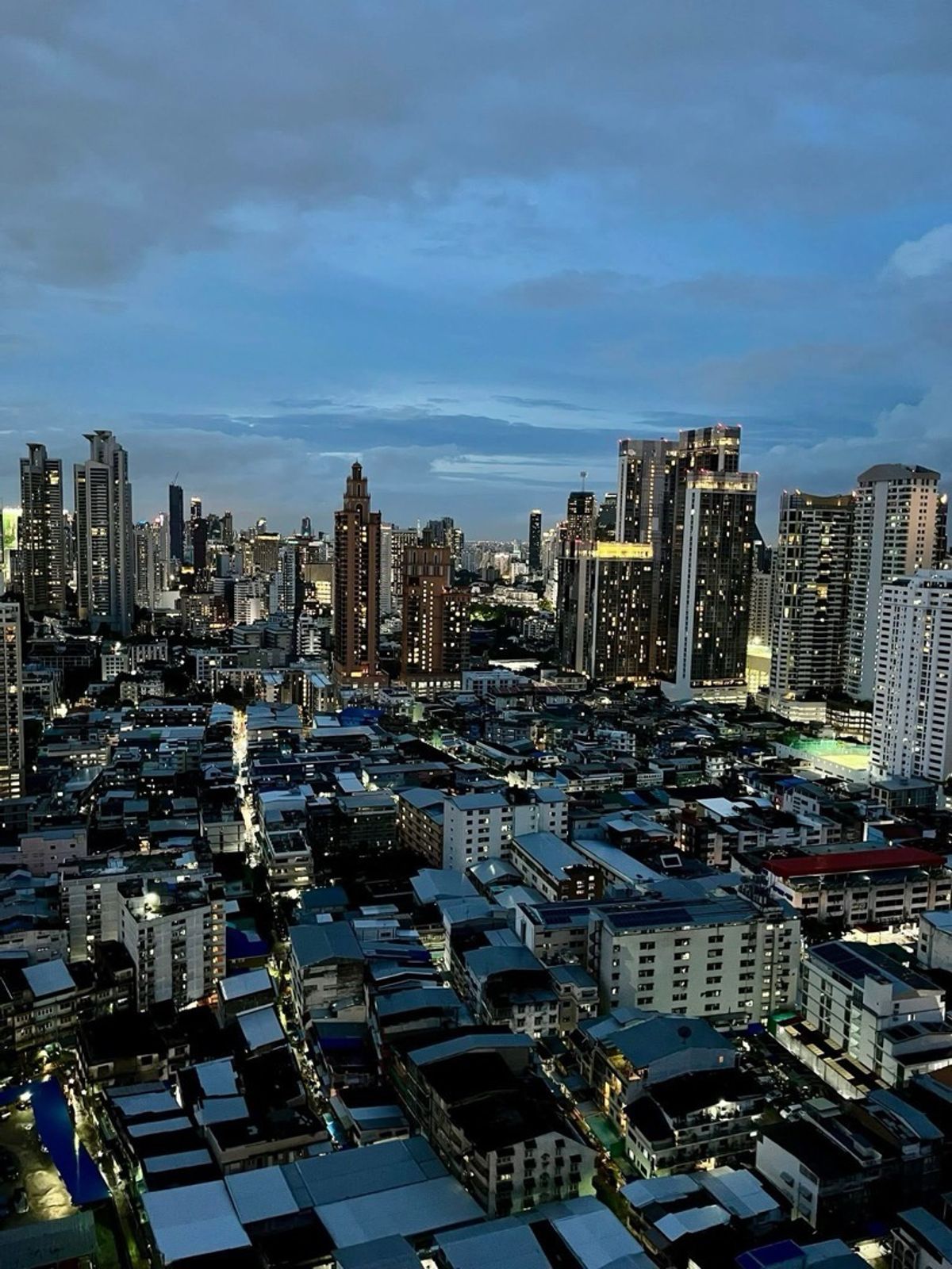 ให้เช่าคอนโดคลองเตย กล้วยน้ำไท : ให้เช่าคอนโด ไลฟ์ พระราม 4 - อโศก Duplex  1 ห้องนอน 1 ห้องน้ำ 40 ตร.ม. (เพดานสูง4.40เมตร) เฟอนิเจอร์&เครื่องใช้ไฟฟ้าครบ พร้อมอยู่ 32,000 บาท/เดือน