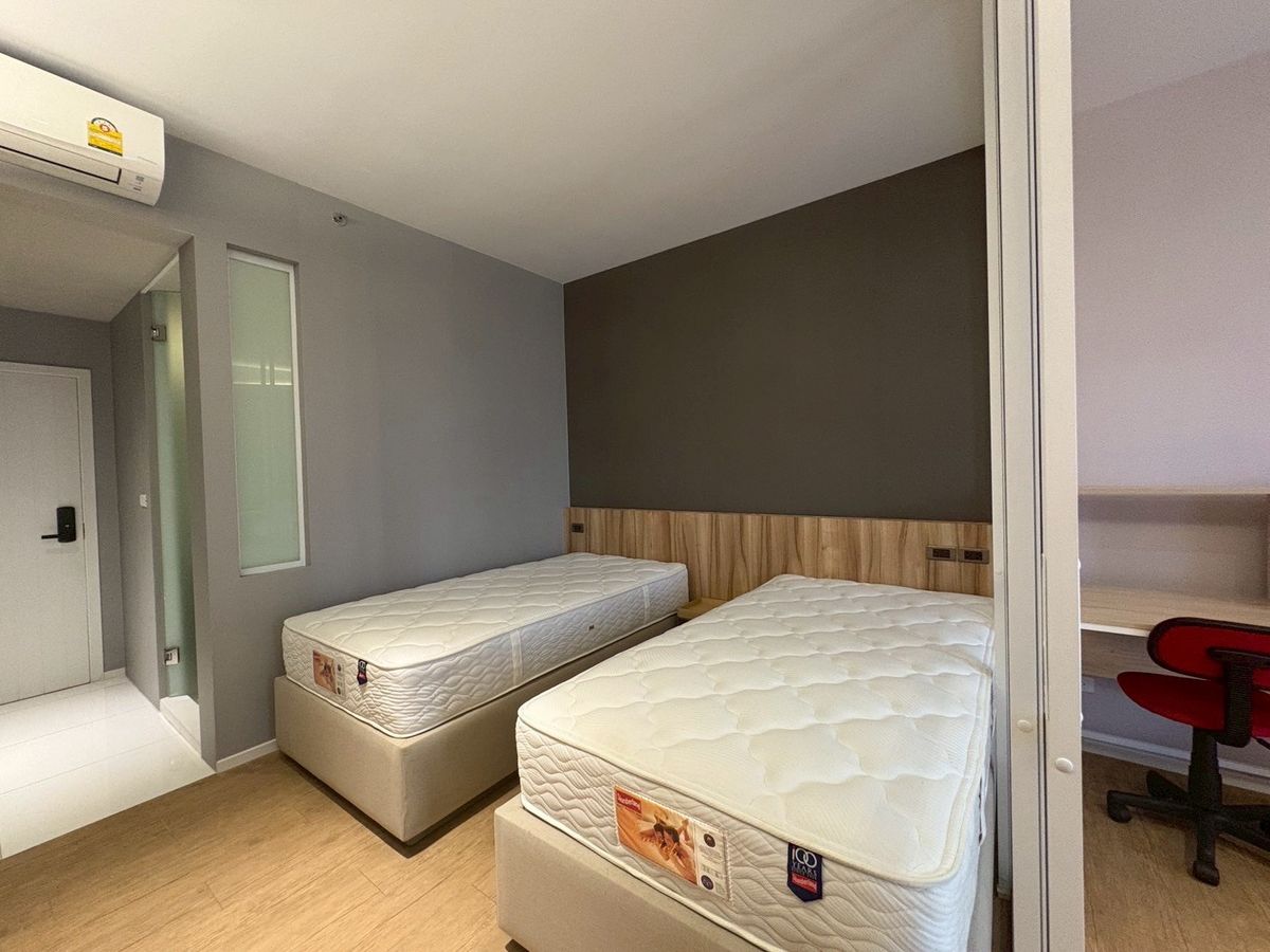For RentCondoSiam Paragon ,Chulalongkorn,Samyan : 🎓🎓 Triple Y Residence 2 beds, roommate straps, this room answers the most.
