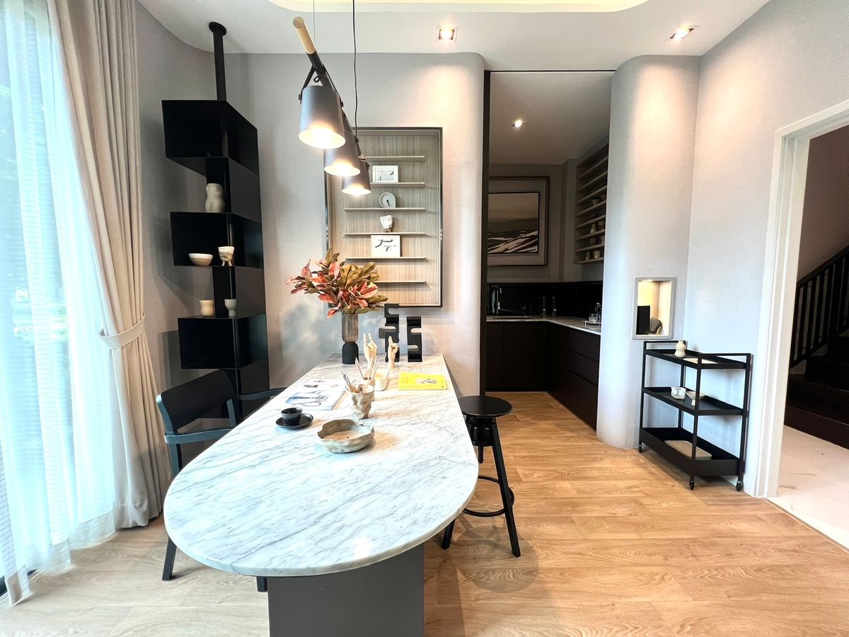 ขายบ้านนวมินทร์ รามอินทรา : 🏛️Bangkok Boulevard Signature รามอินทรา - วัชรพล🔥บ้านเดี่ยว 2 ชั้น ขนาด 391 ตร.ม. 87.4 ตร.ว. | 4 ห้องนอน 5 ห้องน้ำ 4 ที่จอด เริ่ม 20 MB ติดต่อนัดชม Tel.0922635410 (เอิร์ธ)