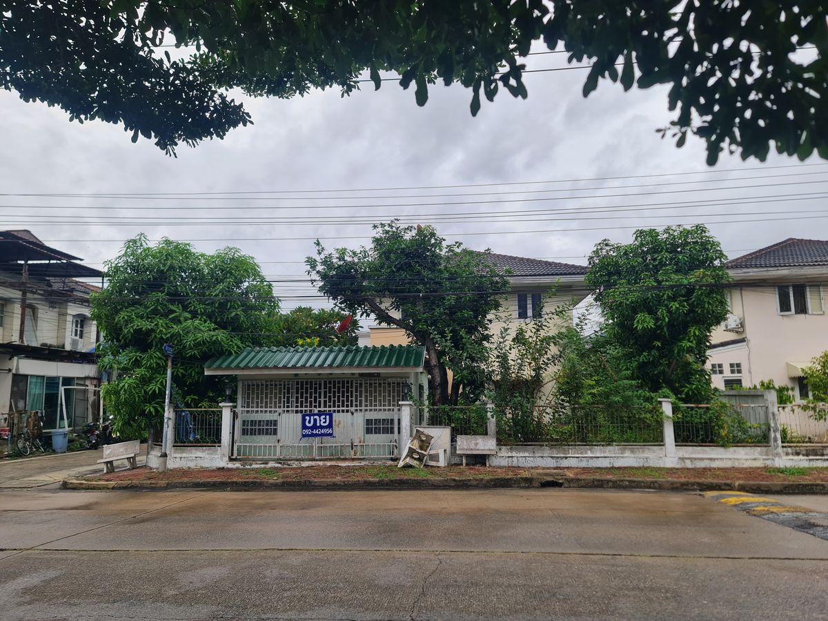 For SaleHouseNonthaburi, Bang Yai, Bangbuathong : *** Urgent sale *** 2 -storey detached house, corner converter 66.1 square wah, Width of Sira Rom Village, Bang Bua Thong Nonthaburi