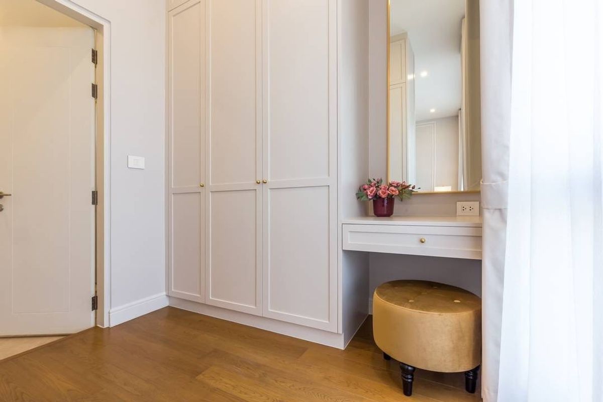 บ้านพัฒนาการ ศรีนครินทร์ : 🏡✨ ที่สุดของความหรูหรา! คฤหาสน์ สไตล์ Modern Classic  นาราสิริ - กรุงเทพกรีฑา ✨🏡