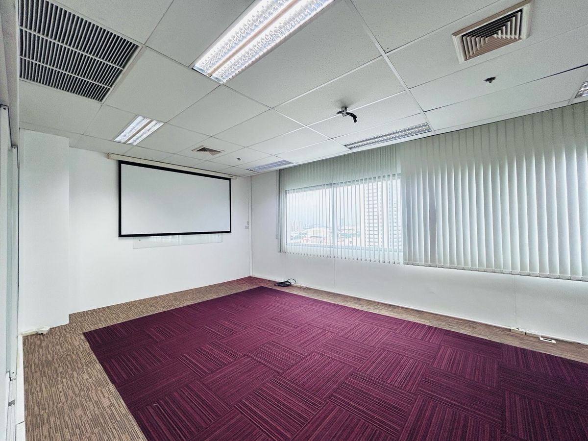 ให้เช่าสำนักงานนนทบุรี บางใหญ่ บางบัวทอง : ให้เช่า - สำนักงานเซ็นทรัลพลาซ่า แจ้งวัฒนะ ติดหน้า “MRT แจ้งวัฒนะ-ปากเกร็ด 26 และ 28”   ห่างจากทางขึ้นทางด่วนเพียง 1.4 กม. (ต่อรองได้)