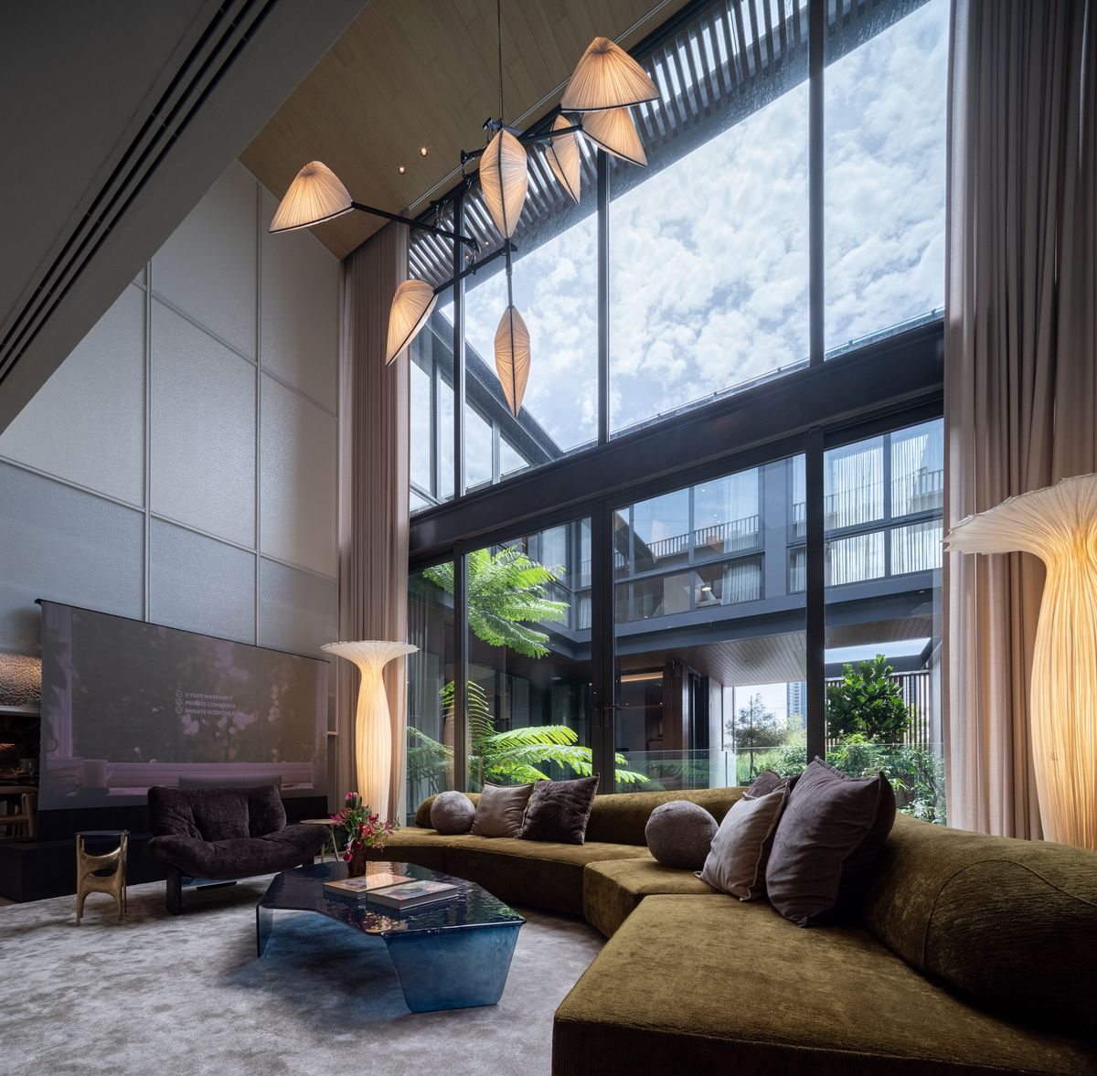 For SaleHouseBang Sue, Wong Sawang, Tao Pun : 3 -storey detached house for sale. Sonle Residences project (Sunle Residence), Ratchadaphisek, near MRT Wongsawang, only 900 meters, with a large private pool and a large Courtyard.