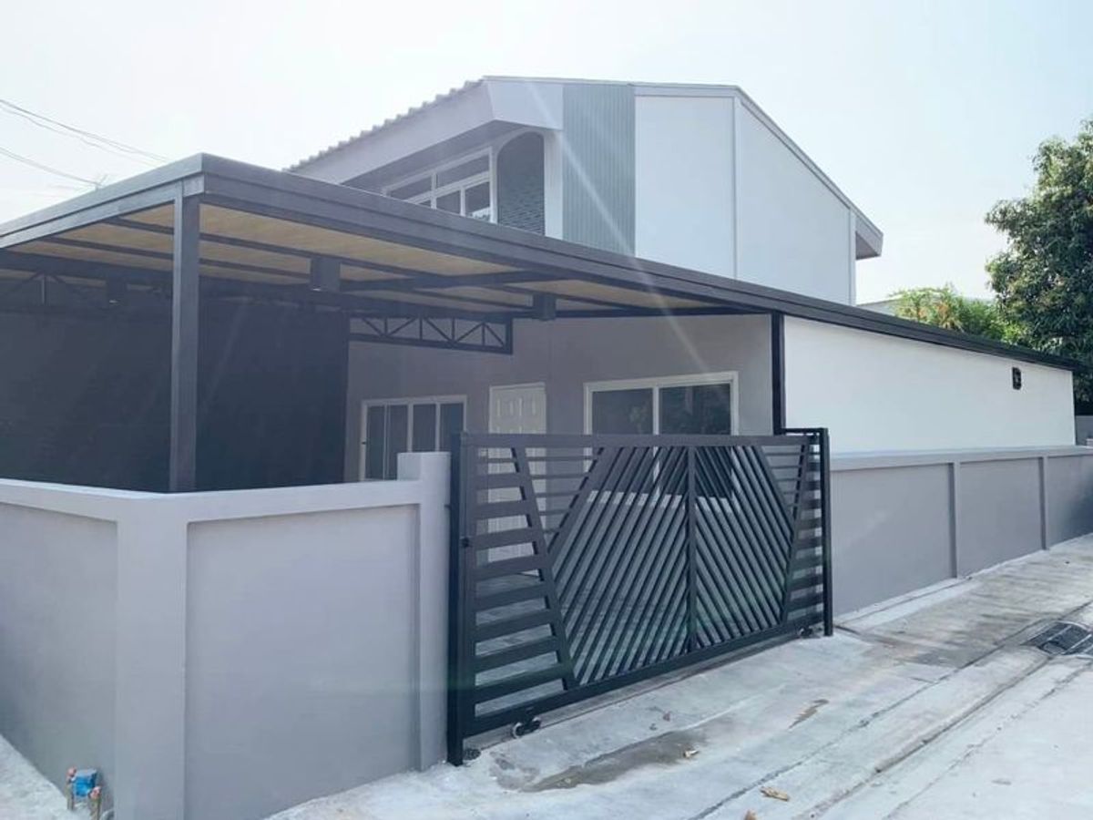 ขายมีนบุรี-ร่มเกล้า : 🏡 ขายบ้านแฝด 2 ชั้น  หมู่บ้านเคหะร่มเกล้า  ถนนเคหะร่มเกล้า 31 แยก 9  ซอยมิสทีน  ทำเลดีมาก 🏡
