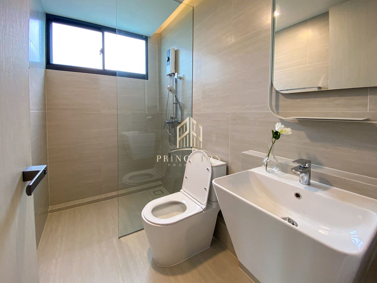 HousePattanakan, Srinakarin : Luxury Home for Sale or Rent at VIVE Krungthep Kreetha Comes with a Private Swimming Pool 📞092-4252445