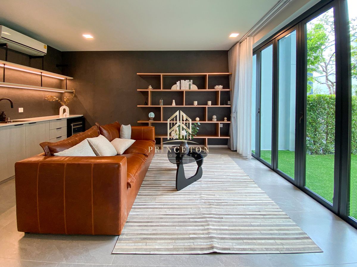 HousePattanakan, Srinakarin : Luxury Home for Sale or Rent at VIVE Krungthep Kreetha Comes with a Private Swimming Pool 📞092-4252445