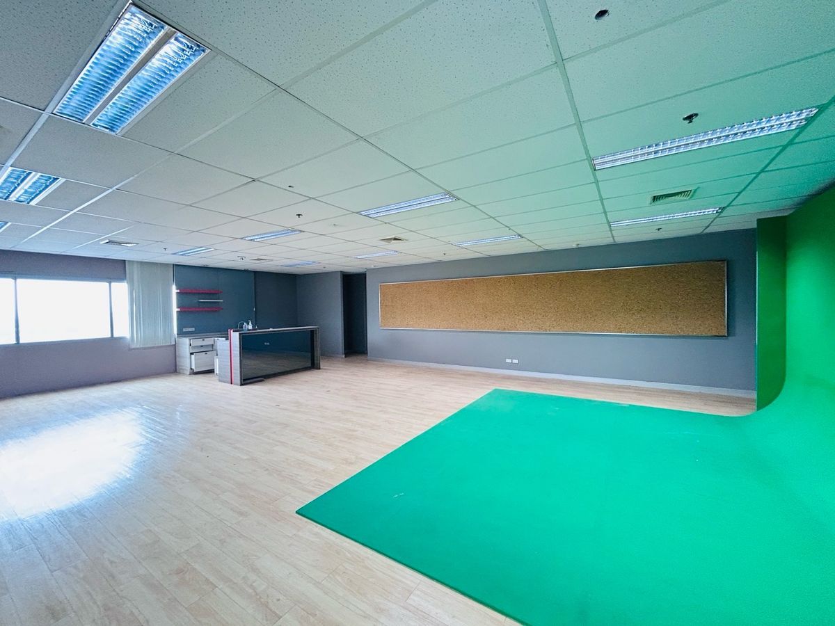 ให้เช่าสำนักงานนนทบุรี บางใหญ่ บางบัวทอง : ให้เช่า - สำนักงานเซ็นทรัลพลาซ่า แจ้งวัฒนะ ติดหน้า “MRT แจ้งวัฒนะ-ปากเกร็ด 26 และ 28”   ห่างจากทางขึ้นทางด่วนเพียง 1.4 กม. (ต่อรองได้)