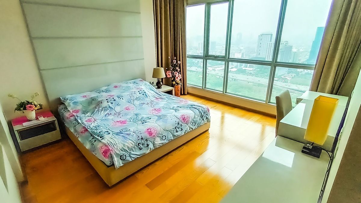 For SaleCondoRama9, Petchburi, RCA : Guaranteed the most good price in The Address Asoke market. Sold only 8.59 million. The view of Makson Garden is comfortable. The gods near MRT and Srirat Expressway Call now 0655193595 Khun Pan