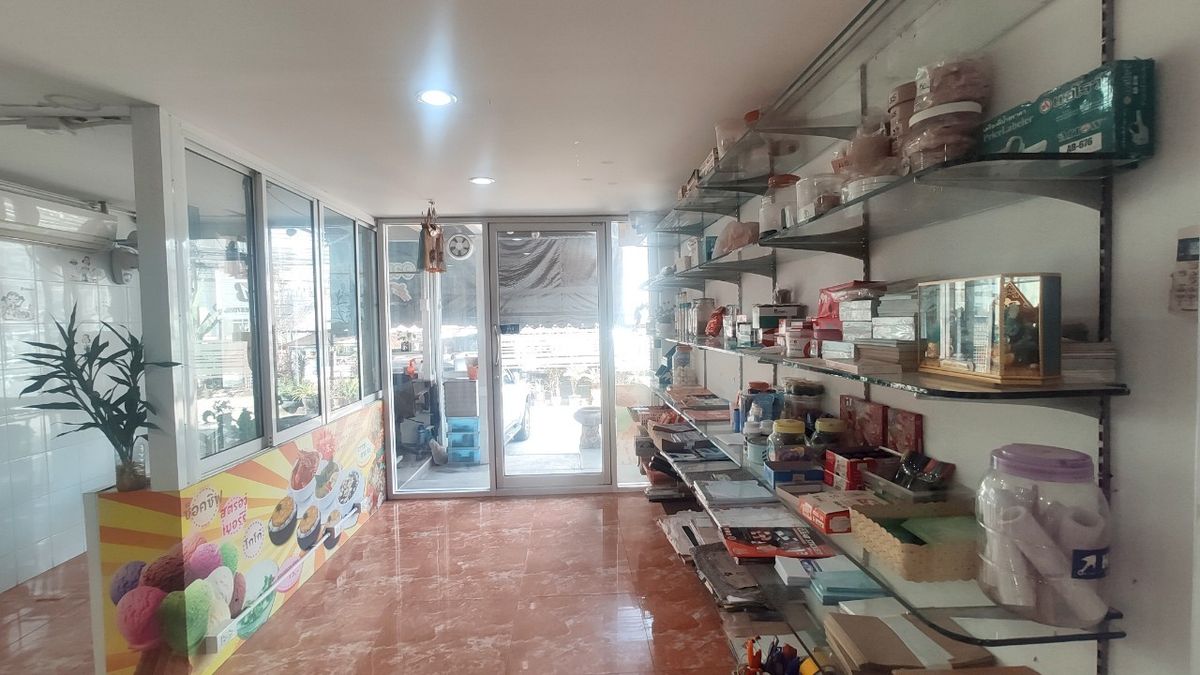 For RentShop HouseMin Buri, Romklao : Divided for rent, 1-2 floors, commercial buildings Next to Ramkhamhaeng Road Next to the Orange Line Nom Klao Station Near Triam Udom Suksa School, Size 20.3 square wah, 2 bedrooms, 2 bathrooms, Saphan Sung Subdistrict, Saphan Sung District, Bangkok