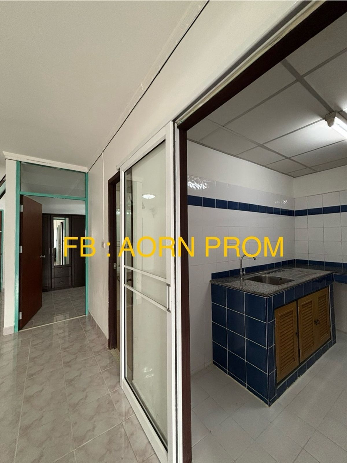 ให้เช่าถูก 2 ห้องนอน ใหญ่มาก บางแคคอนโดทาวน์ (BK CONDO) 🚆 ติด MRT สถานีบางแค ฝั่งตรงข้ามเป็นตลาดสดบางแค  Loading...