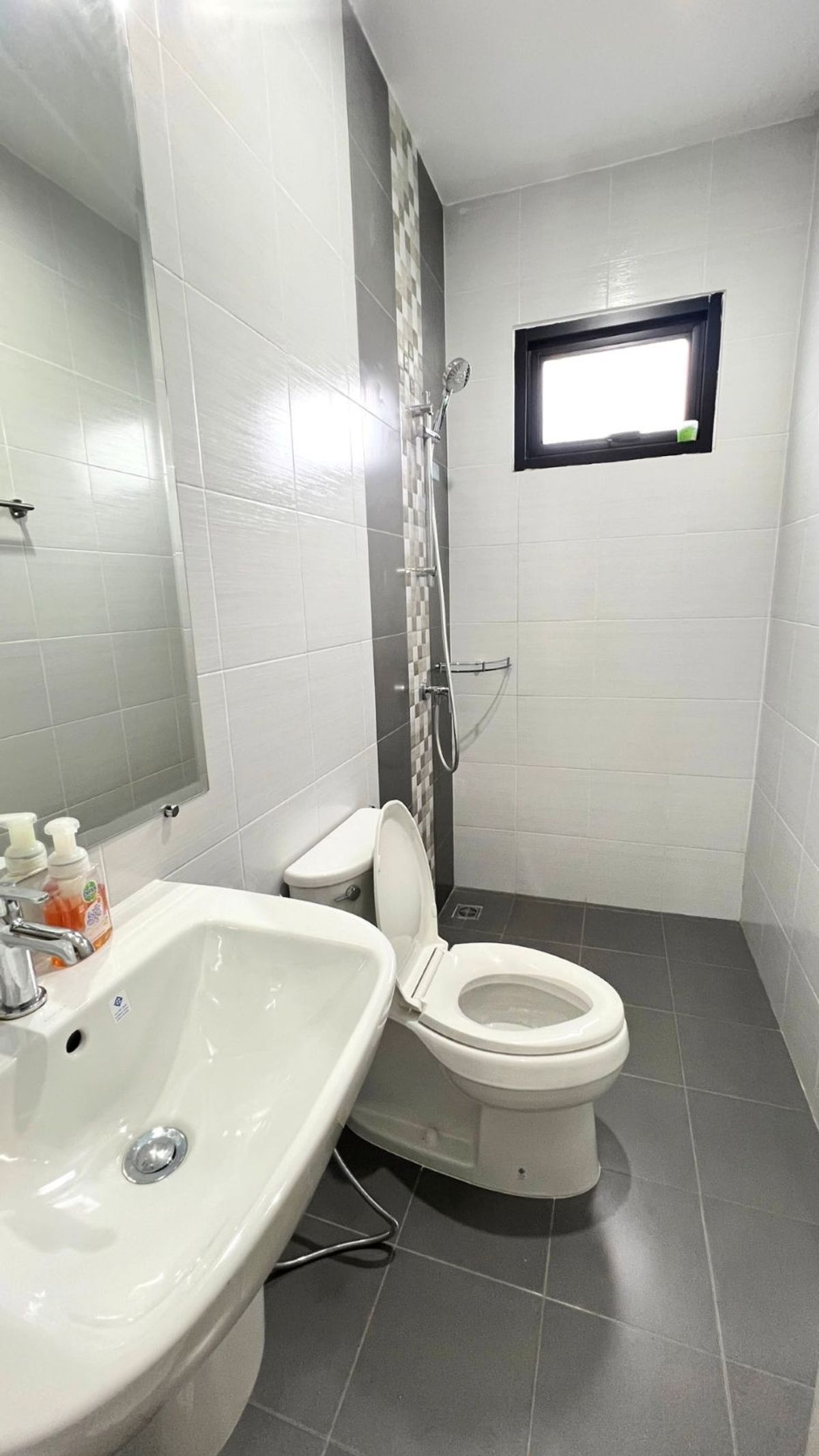 ขายบ้านระยอง : บ้านเดี่ยวใหม่ สไตล์โมเดิร์น พร้อมอยู่ นิคมพัฒนา ระยอง