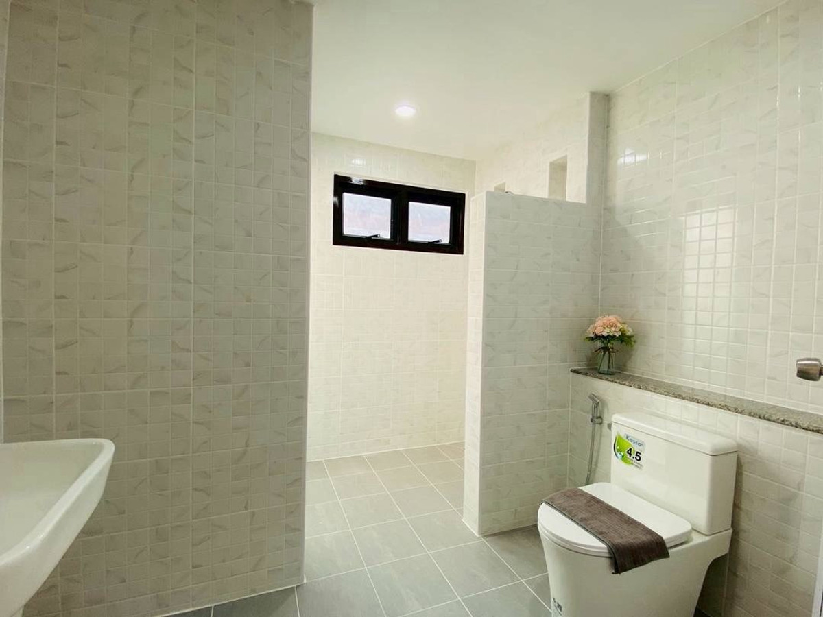 ขายบ้านเสรีไทย-นิด้า : อารีนา การ์เด้นท์ ขาย บ้านสวย ใหม่กริบ โลเกชั่น เสรีไทย-สวนสยาม 