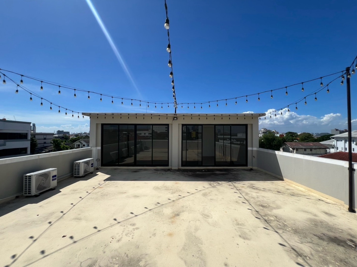 For RentHome OfficeOnnut, Udomsuk : Rental home office, single building, 3.5 floors, Udomsuk - Bang Na, Bangkok | 2 parking spaces | Rental business and register a broken company