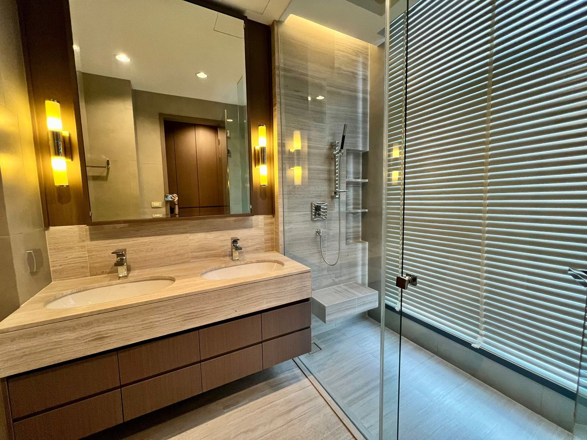 For RentCondoSathorn, Narathiwat : ( U20231026200 ) Tel/Line 096-2479369 , FOR RENT The Diplomat Sathorn Condo 2 bedroom, 2 bathroom, Corner room, furnished, Never rented, Special Deal!!