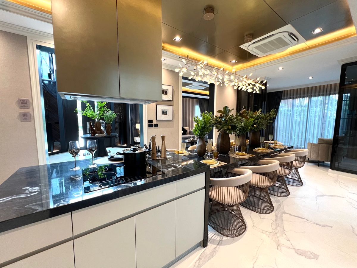 ขายบ้านนวมินทร์ รามอินทรา : 🏛️Bangkok Boulevard Signature รามอินทรา - วัชรพล🔥บ้านเดี่ยว 2 ชั้น ขนาด 516 ตร.ม. 125.1 ตร.ว. | 4 ห้องนอน 5 ห้องน้ำ 4 ที่จอด เริ่ม 29.9 MB ติดต่อนัดชม Tel.0922635410 (เอิร์ธ)