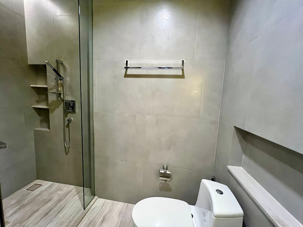 For RentCondoSathorn, Narathiwat : ( U20231026200 ) Tel/Line 096-2479369 , FOR RENT The Diplomat Sathorn Condo 2 bedroom, 2 bathroom, Corner room, furnished, Never rented, Special Deal!!