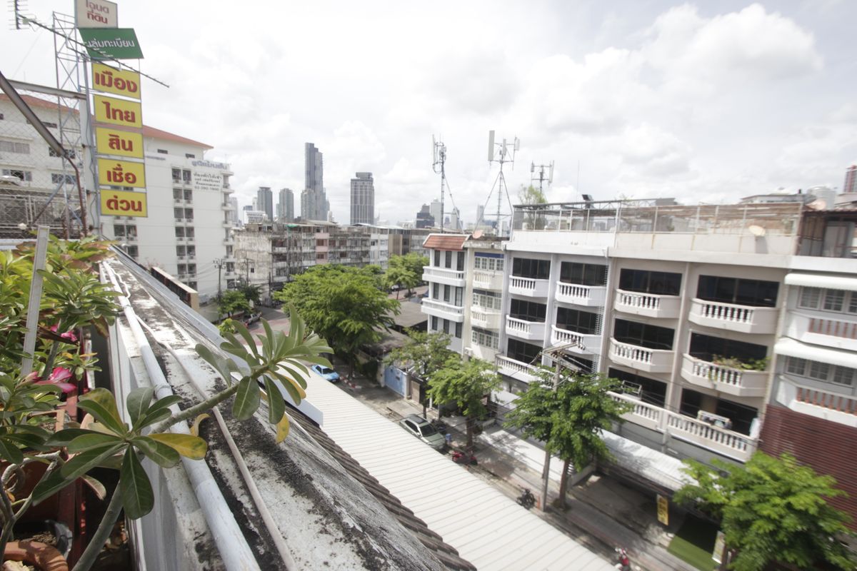 ขายอาคารพาณิชย์สาทร นราธิวาส : อาคารพาณิชย์แฉล้มนิมิตร เจริญกรุง พระราม3 ริมถนน2ห้องคู่ ห้องมุมปากซอยสุดประเสริฐ1 หน้าหมู่บ้านศรีรัชดา ใกล้ทางด่วน สาทร สีลม อยู่อาศัย ค้าขาย ทำสำนักงานได้  