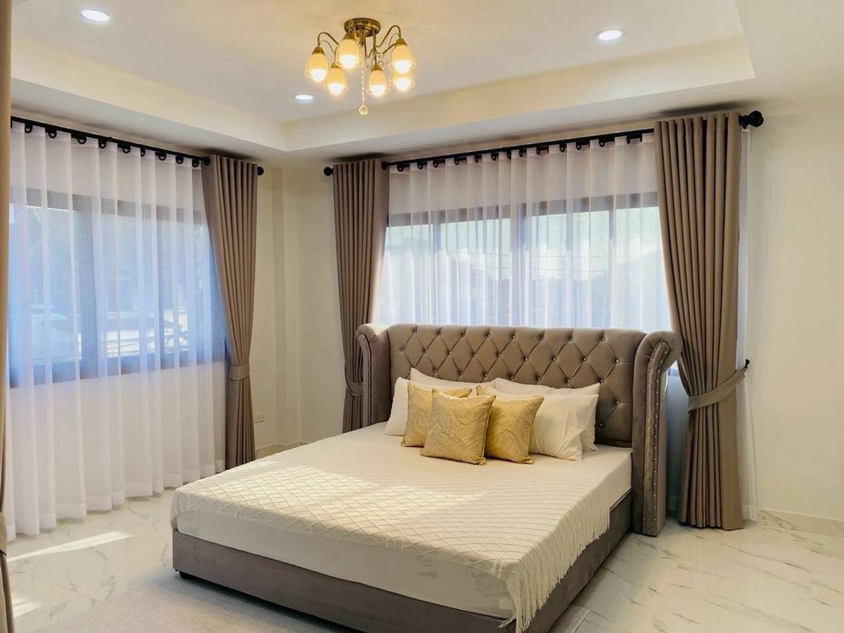 ขายบ้านเสรีไทย-นิด้า : อารีนา การ์เด้นท์ ขาย บ้านสวย ใหม่กริบ โลเกชั่น เสรีไทย-สวนสยาม 