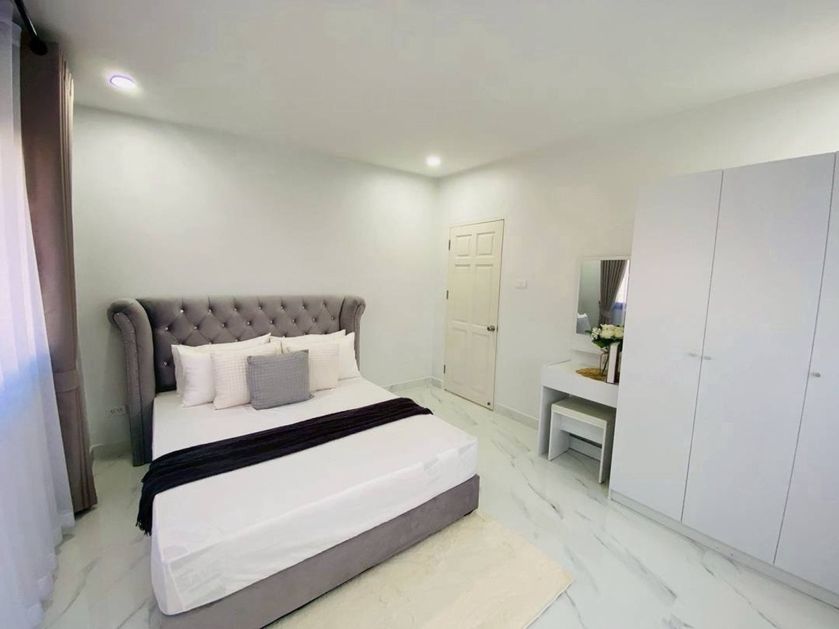 ขายบ้านเสรีไทย-นิด้า : อารีนา การ์เด้นท์ ขาย บ้านสวย ใหม่กริบ โลเกชั่น เสรีไทย-สวนสยาม 