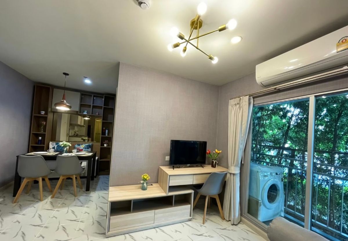 For RentCondoKasetsart, Ratchayothin : Rent The Selek Ted Kaset -Ngamwongwan, beautiful, good location, ready to be near Kasetsart University. Interested in Atline@841QLNR