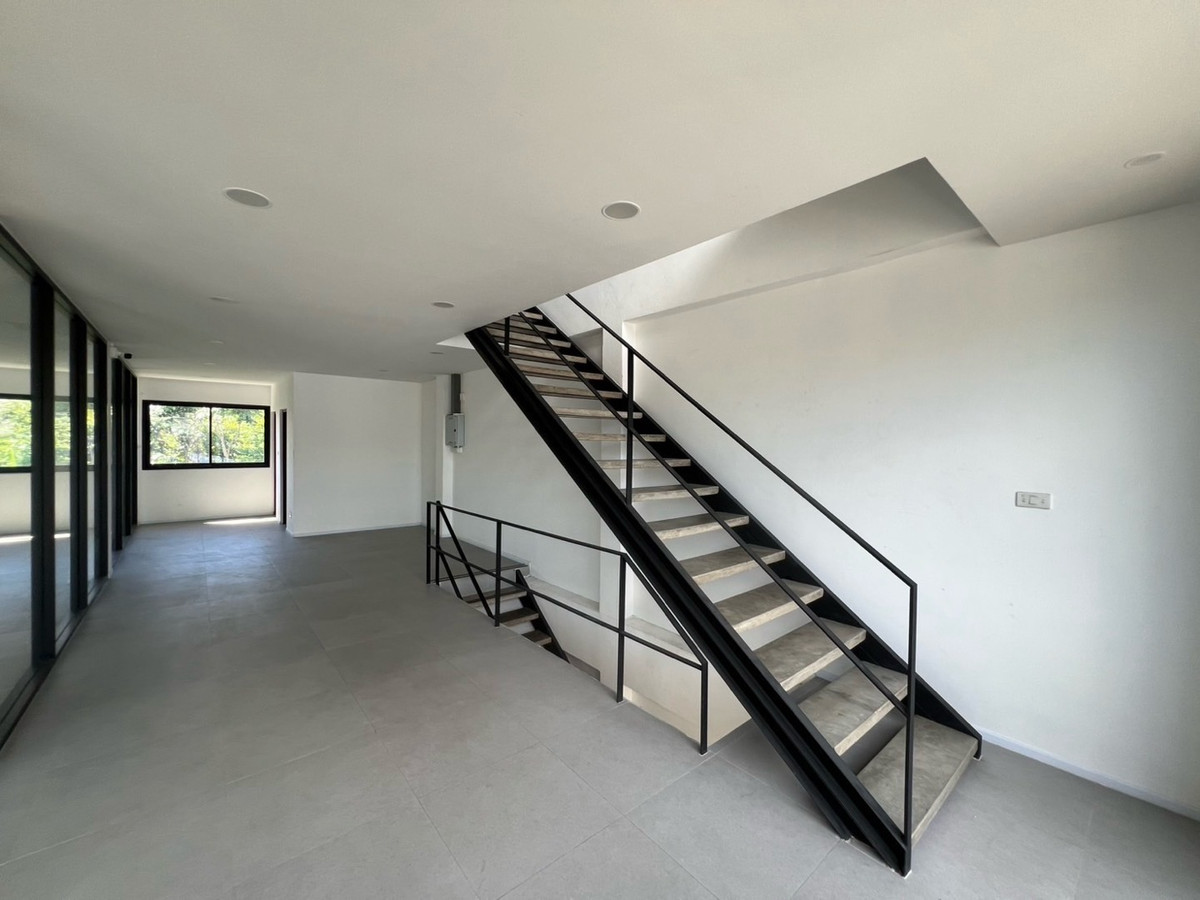 For RentHome OfficeOnnut, Udomsuk : Rental home office, single building, 3.5 floors, Udomsuk - Bang Na, Bangkok | 2 parking spaces | Rental business and register a broken company