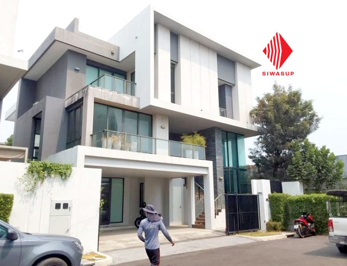 For SaleHouseYothinpattana,CDC : Class Class Class Ekkamai-Ram Inthra, a pagoda price! Modern Luxury 3 -story house, the back !!! Get the most private corner. The big house is magnificent, potential location.