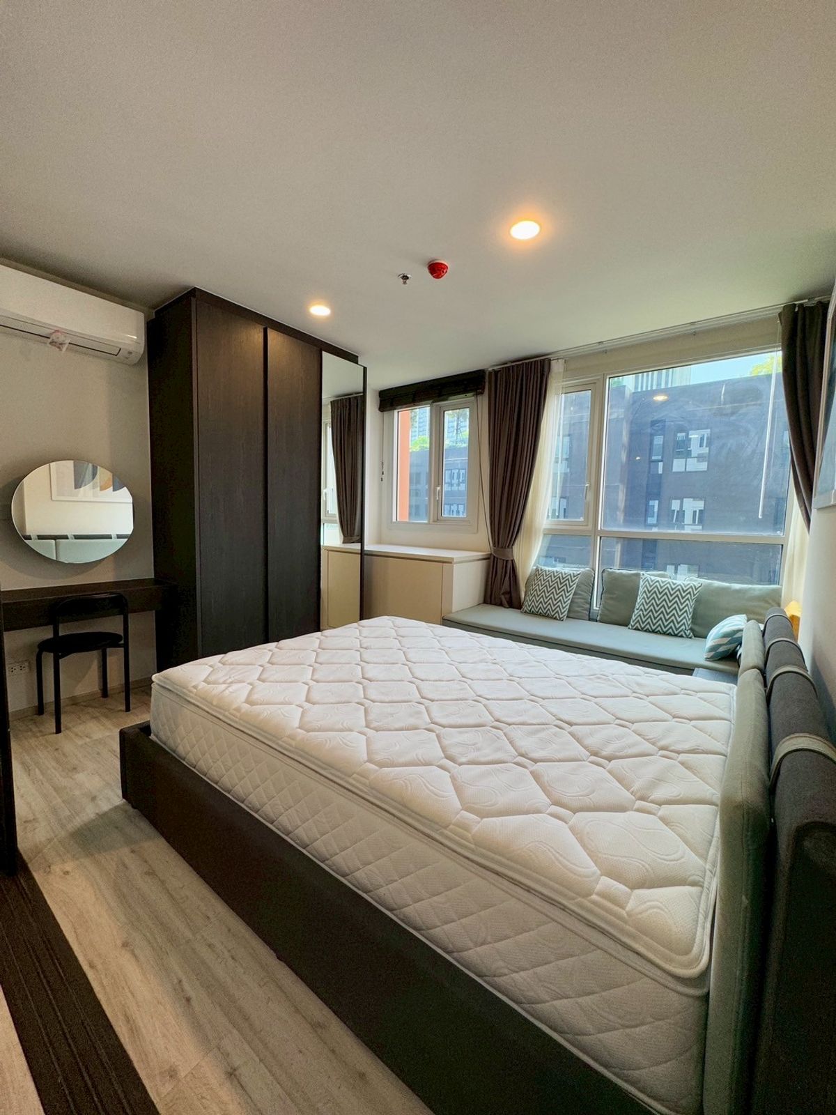 ให้เช่าคอนโดรัชดา ห้วยขวาง : FOR RENT | 1B1B 30 ตร.ม. ชั้นสูงแต่งสวยพร้อมเข้าอยู่ 17k