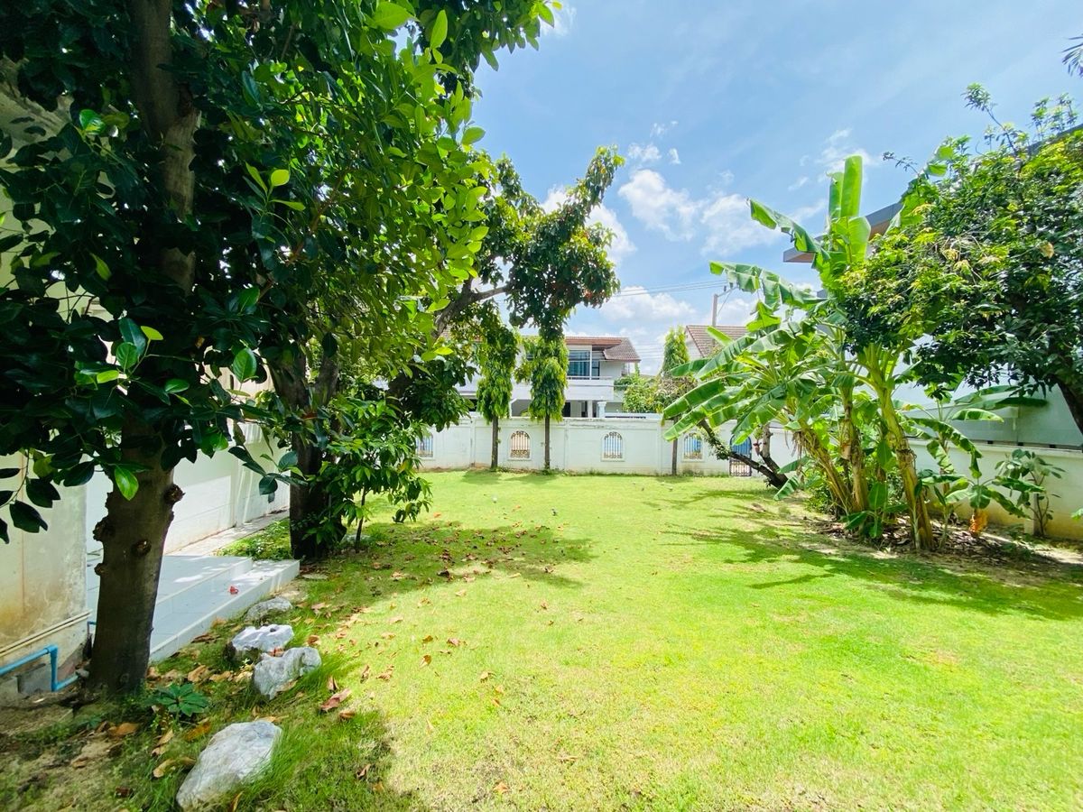 For SaleHouseOnnut, Udomsuk : Selling for only 28.9 million baht, large detached house for sale, 2 alleys intersecting each other. Wachiratham Sathit 44 – Sukhumvit 101/1 Phra Khanong, Bangkok, city center location, near BTS, near BITEC Bangna, True Digital Park and expressway entranc