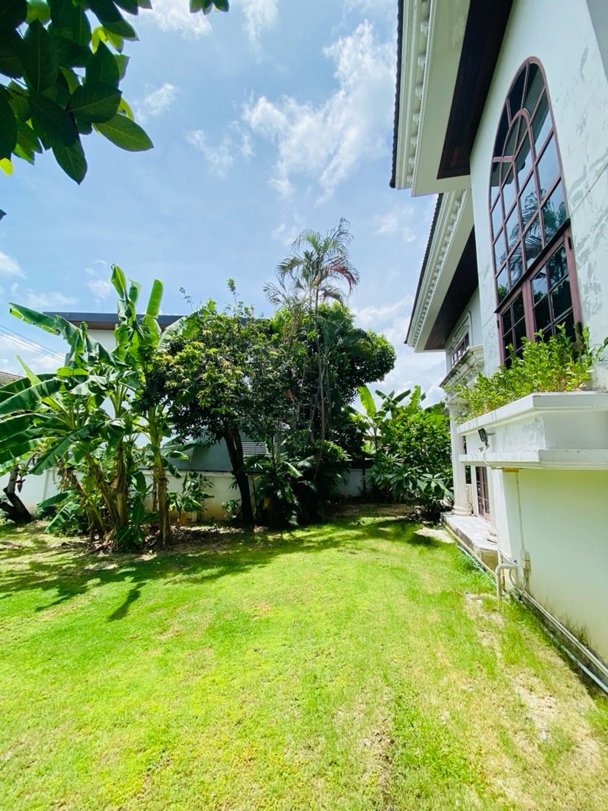 For SaleHouseOnnut, Udomsuk : Selling for only 28.9 million baht, large detached house for sale, 2 alleys intersecting each other. Wachiratham Sathit 44 – Sukhumvit 101/1 Phra Khanong, Bangkok, city center location, near BTS, near BITEC Bangna, True Digital Park and expressway entranc