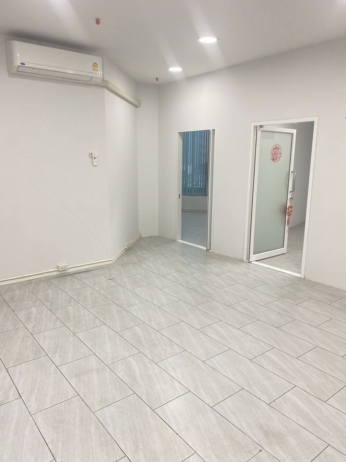 ให้เช่าสำนักงานรัชดา ห้วยขวาง : TWP501 (Office for rent) Artisan Ratchada. Closed to Huai Khwang MRT station.