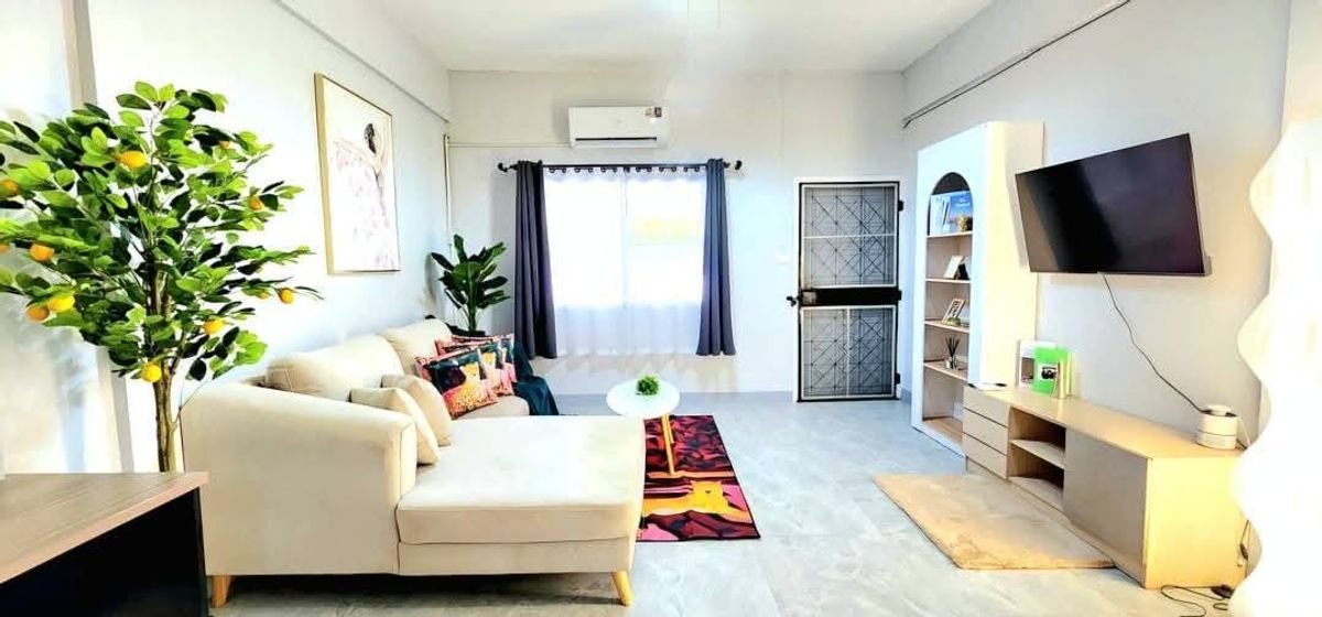 For RentTownhomeChiang Mai : Sri Anan Townhome, behind Theppanya Hospital, Renovated Townhome near Central Festival 10 min