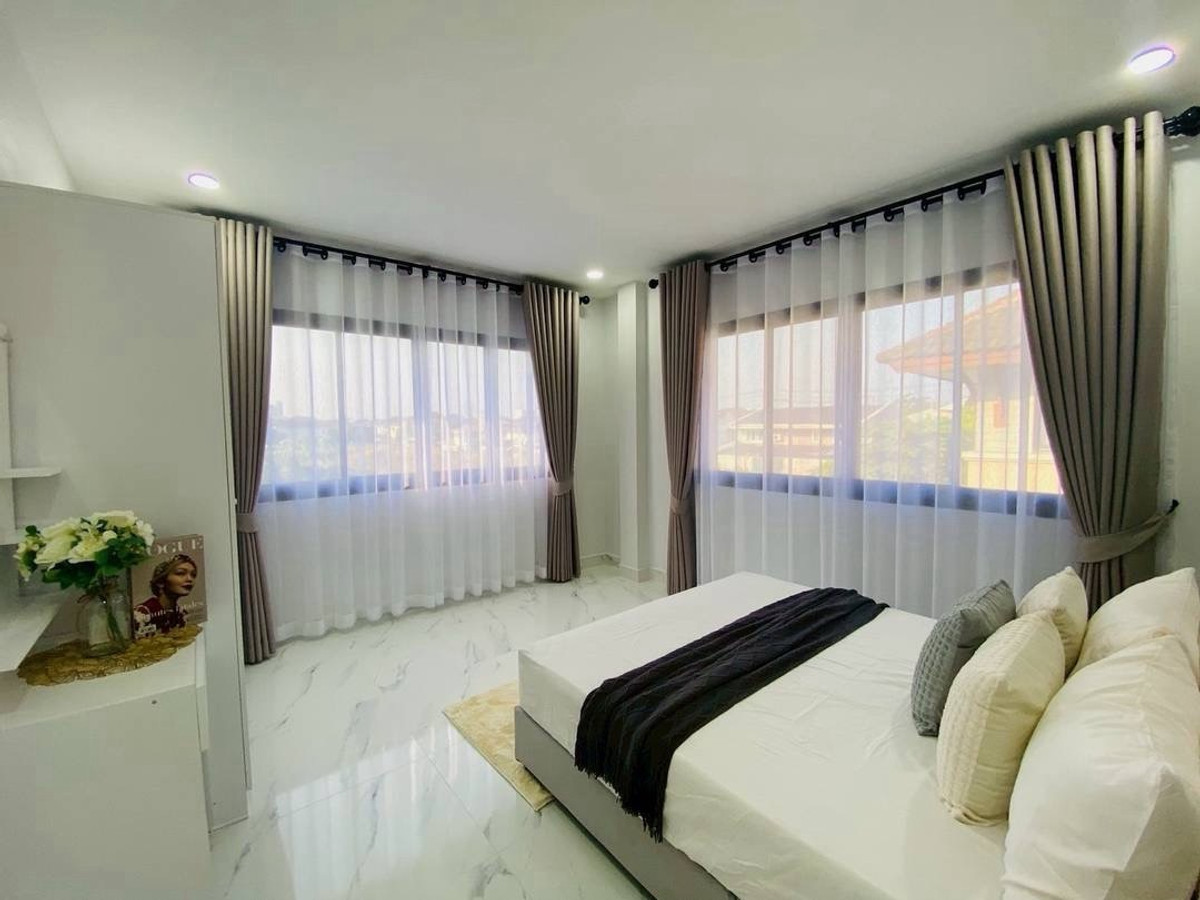 ขายบ้านเสรีไทย-นิด้า : อารีนา การ์เด้นท์ ขาย บ้านสวย ใหม่กริบ โลเกชั่น เสรีไทย-สวนสยาม 