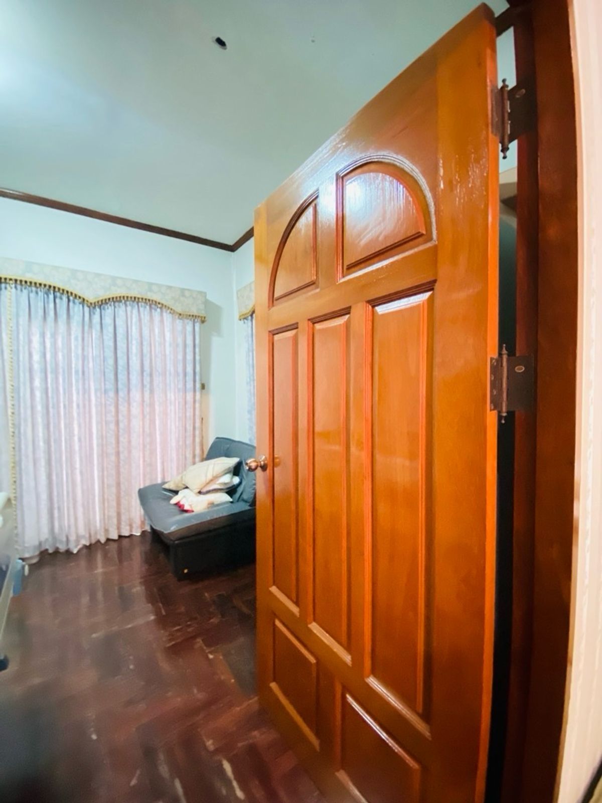 For SaleHouseOnnut, Udomsuk : Selling for only 28.9 million baht, large detached house for sale, 2 alleys intersecting each other. Wachiratham Sathit 44 – Sukhumvit 101/1 Phra Khanong, Bangkok, city center location, near BTS, near BITEC Bangna, True Digital Park and expressway entranc