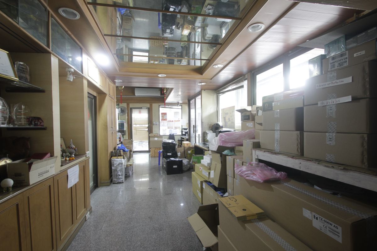 ขายอาคารพาณิชย์สาทร นราธิวาส : อาคารพาณิชย์แฉล้มนิมิตร เจริญกรุง พระราม3 ริมถนน2ห้องคู่ ห้องมุมปากซอยสุดประเสริฐ1 หน้าหมู่บ้านศรีรัชดา ใกล้ทางด่วน สาทร สีลม อยู่อาศัย ค้าขาย ทำสำนักงานได้  