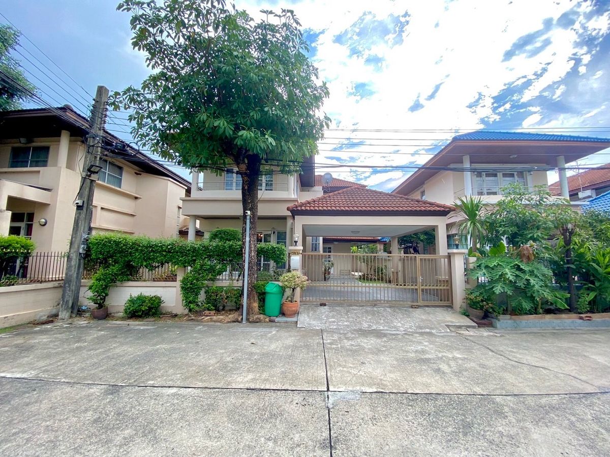 ขายบ้านนวมินทร์ รามอินทรา : 🏡 ขายด่วน! บ้านเดี่ยวหลังมุม ทำเลดี ในโครงการ “บ้านแมกไม้ ออเงิน–วัชรพล”
📍 โซนสายไหม–วัชรพล | พื้นที่ 51 ตร.ว. | ราคาเพียง 4.5 ล้านบาท