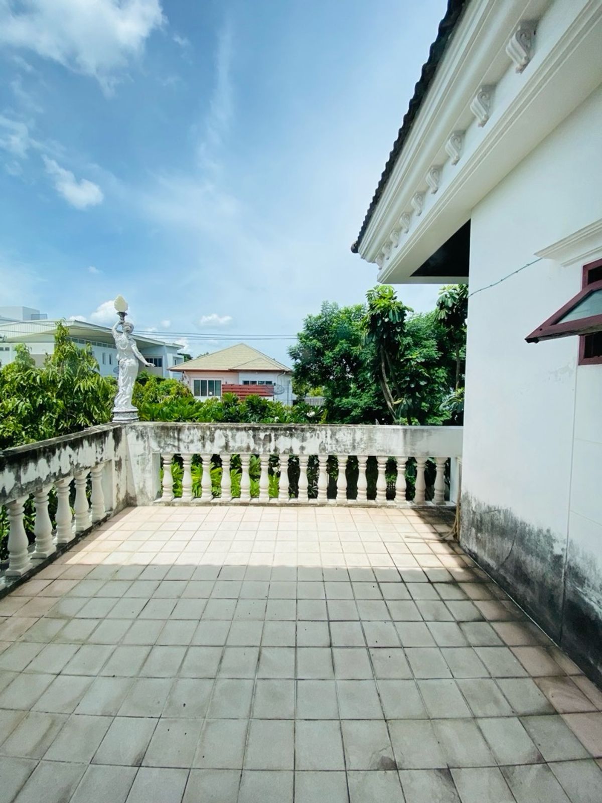 For SaleHouseOnnut, Udomsuk : Selling for only 28.9 million baht, large detached house for sale, 2 alleys intersecting each other. Wachiratham Sathit 44 – Sukhumvit 101/1 Phra Khanong, Bangkok, city center location, near BTS, near BITEC Bangna, True Digital Park and expressway entranc