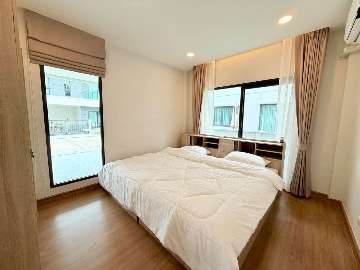 For RentHouseBangna, Bearing, Lasalle : P-2772 Urgent rent! Centro Bangna, beautiful house, ready to live in a good location near Mega Bangna